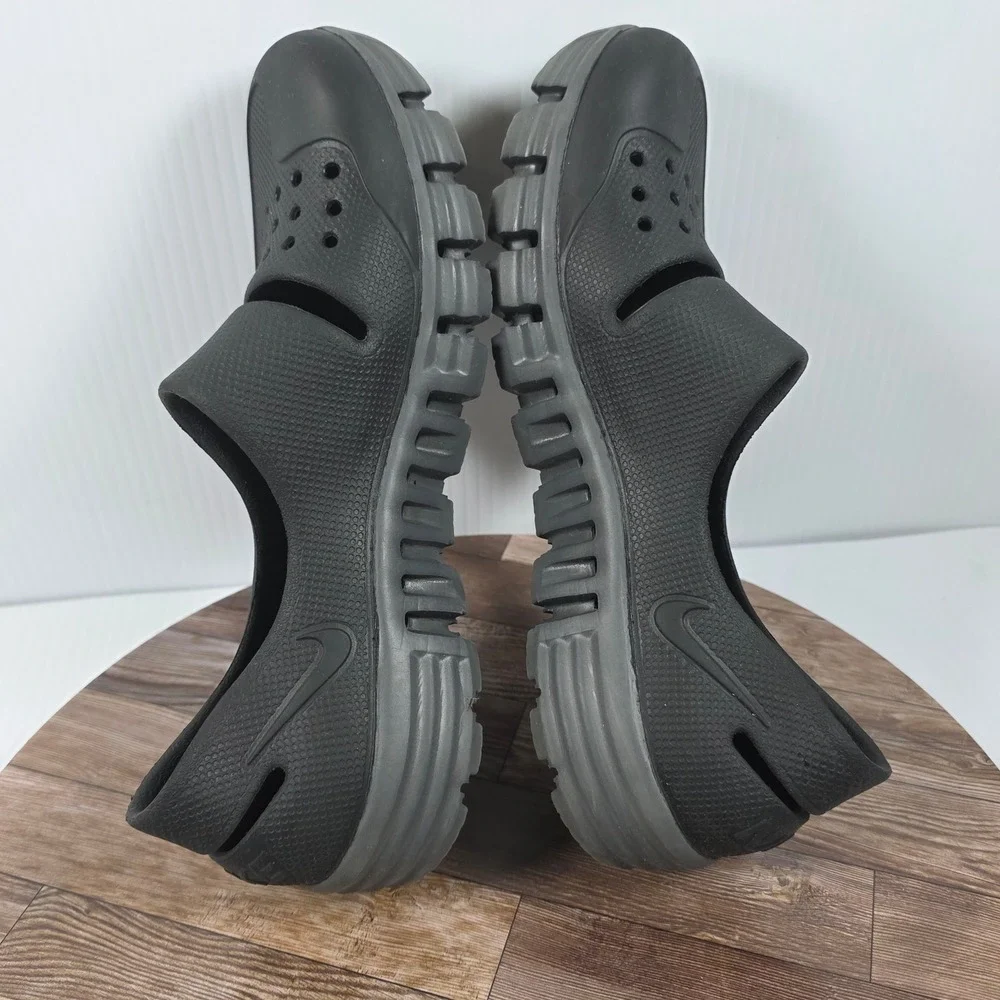 Nike Benassi Solarsoft Water Shoe Slide Sandals M7/W8 Black Walking Beach